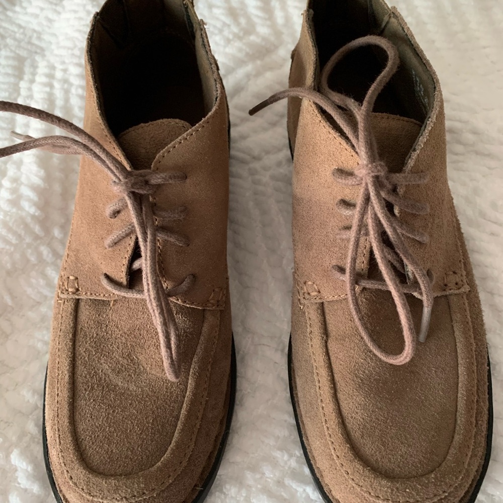 Clarks Tan Suede Chukka Boots